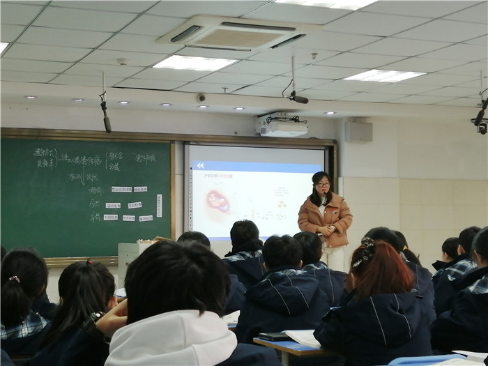 高二級(jí)部：同課異構(gòu)展風(fēng)采、教研活動(dòng)促成長(zhǎng)(圖4)
