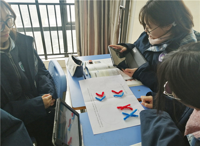 高二級(jí)部：同課異構(gòu)展風(fēng)采、教研活動(dòng)促成長(zhǎng)(圖2)