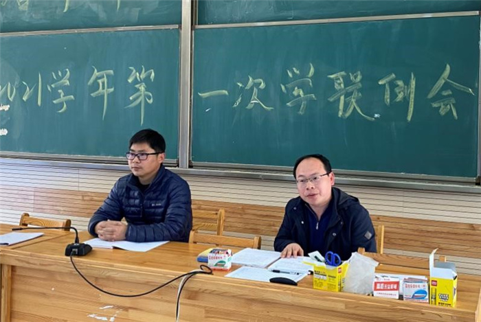 高一級(jí)部：強(qiáng)化課代表管理作用，形成兩語趕學(xué)趕超氛圍(圖3)