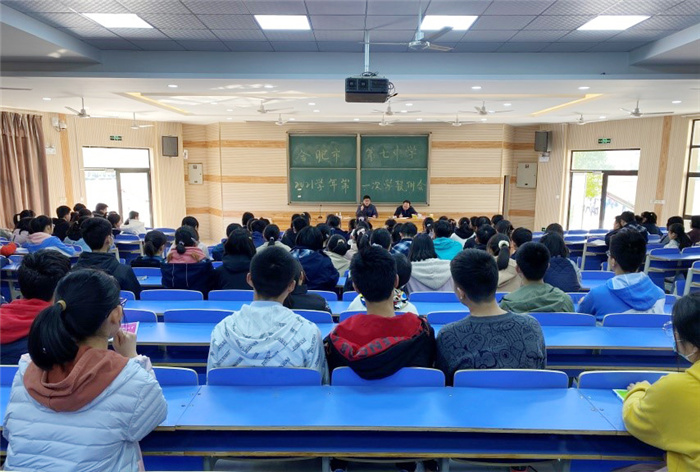 高一級(jí)部：強(qiáng)化課代表管理作用，形成兩語趕學(xué)趕超氛圍(圖4)