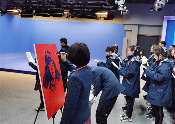 合肥七中開展“學(xué)習(xí)紅色歷史·弘揚雷鋒精神”主題升旗儀式活動(圖4)