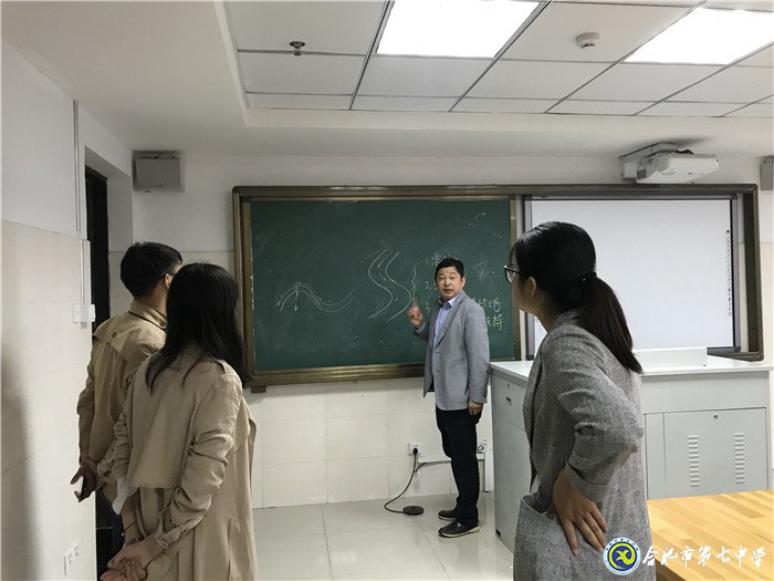 教學(xué)視導(dǎo)為引領(lǐng)，交流研討促提高(圖4)