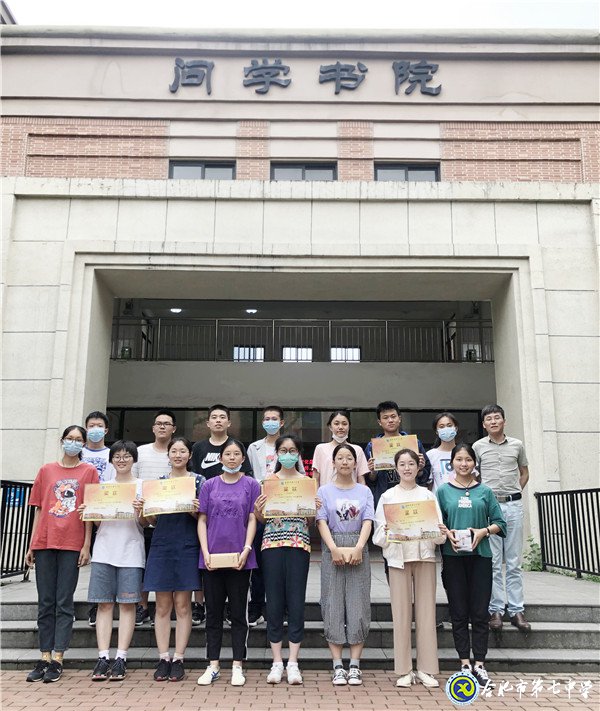 “續(xù)讀名家詩詞，銘記中華精髓”(圖1)