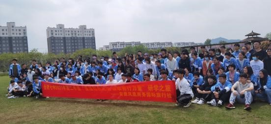 “莫倚高枝縱繁白，也須回首顧螳螂?！?圖2)