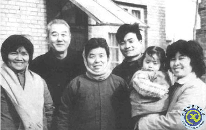 △1981年，齊越與焦裕祿家人合影留念.png