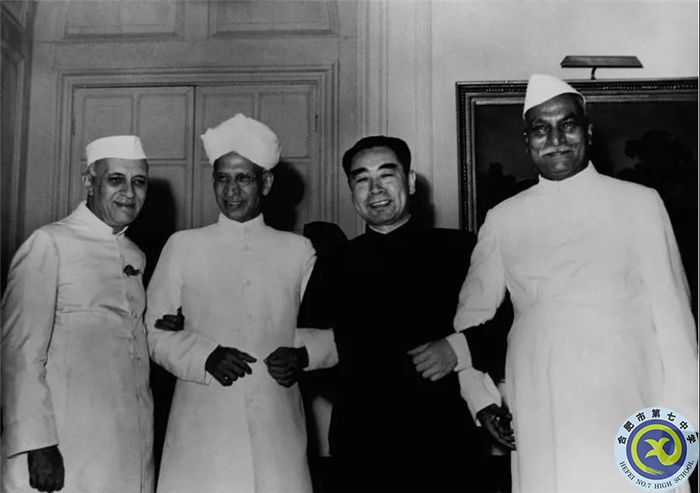 △1953年12月31日，周恩來(lái)接見(jiàn)印度政府代表團(tuán)。.jpg