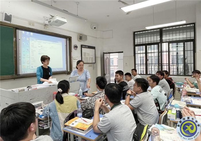 合肥七中高二年級開展學(xué)生儀容儀表專項(xiàng)檢查(圖1)