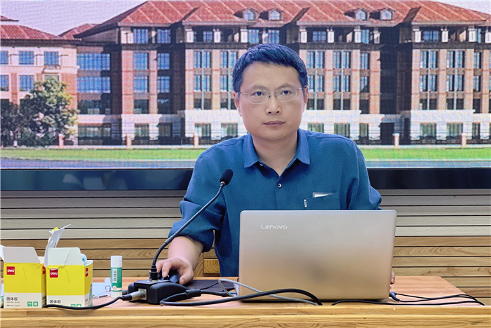 合肥七中高一年級召開第二學期期中學情分析會(圖3)