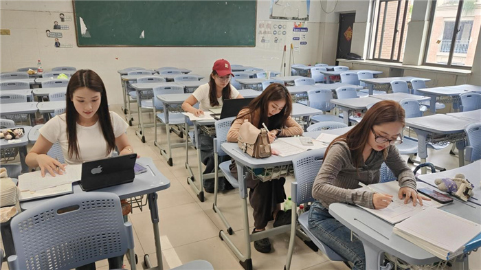 藝術組集體備課.jpg