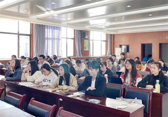 合肥七中召開實習(xí)生中期交流匯報會(圖5)