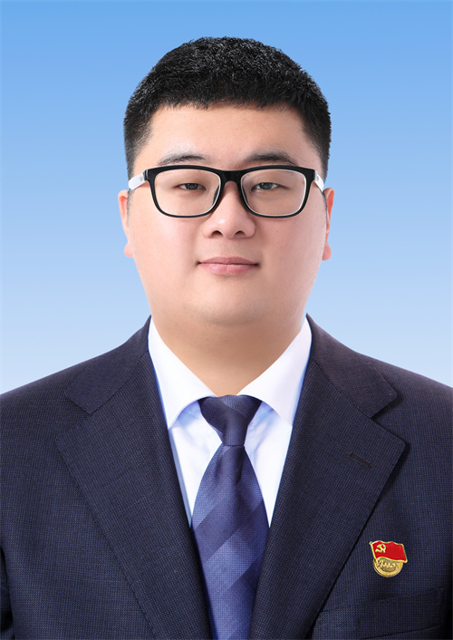 王辰一 高二級(jí)部副主任.jpg