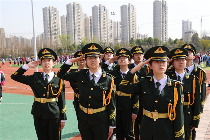 合肥在線：“大手拉小手 同升一面旗”——合肥市第七中學深入推進大中小學思政課一體化建設(圖3)